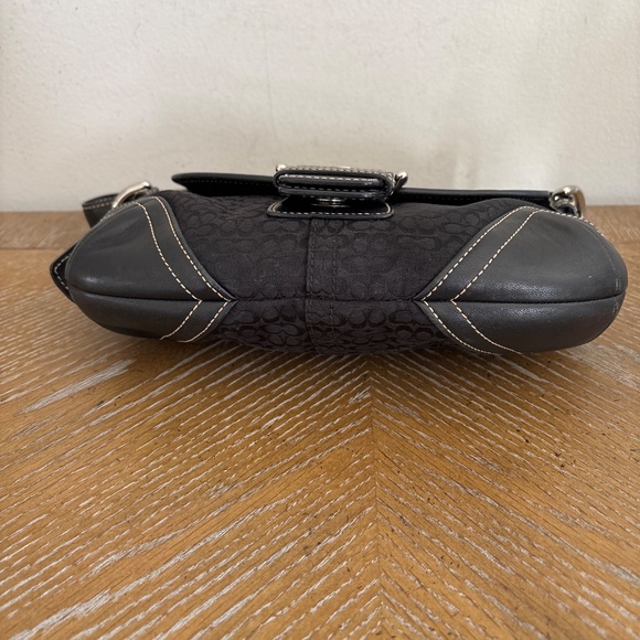 Vintage Y2K Coach 6818 Black Canvas SoHo Signature Buckle Shoulder Handbag - Picture 6 of 10